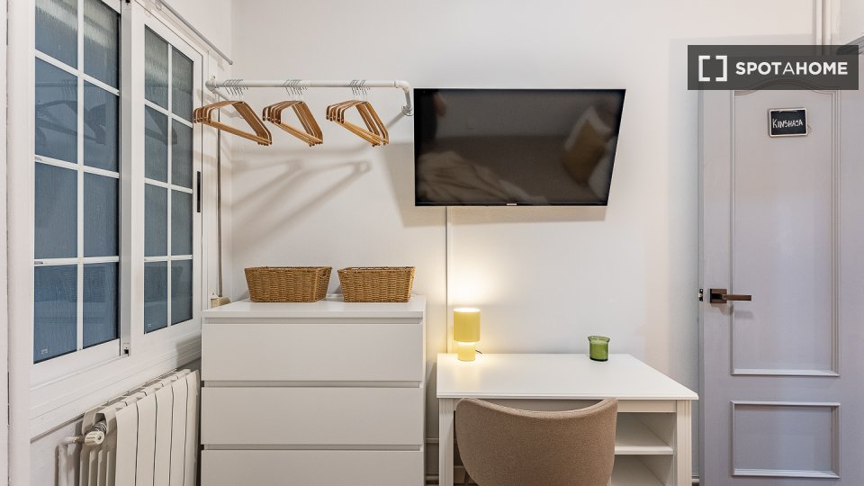 Double room Barcelona, 5 beds, 95m² — photo 21