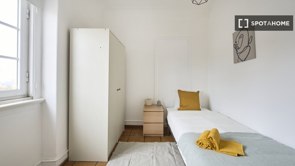 Double room Lisbon, 9 beds — photo 12