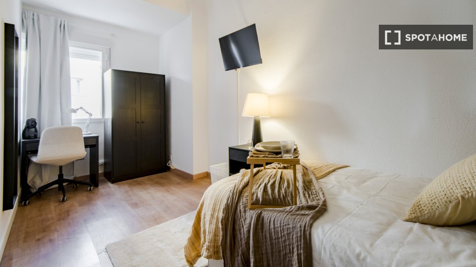 Double room Madrid, 8 beds, 150m² — photo 6