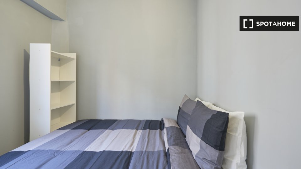 Double room Lisbon, 6 beds — photo 7