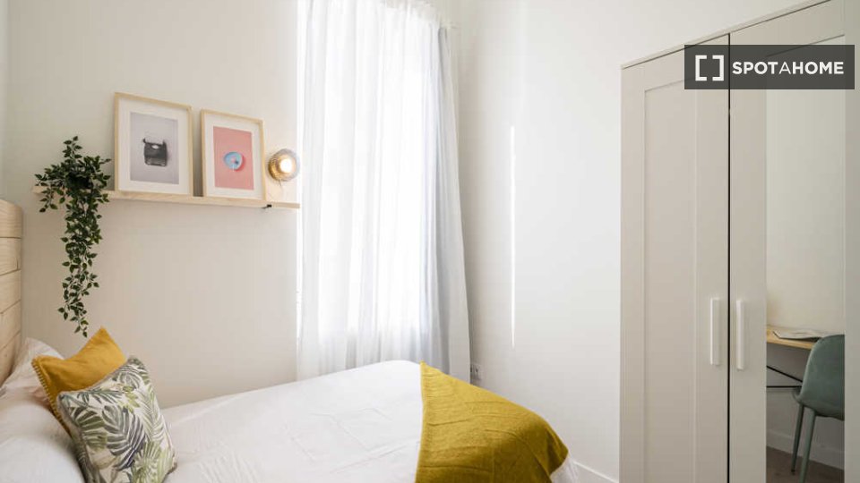 Double room Madrid, 17 beds — photo 58