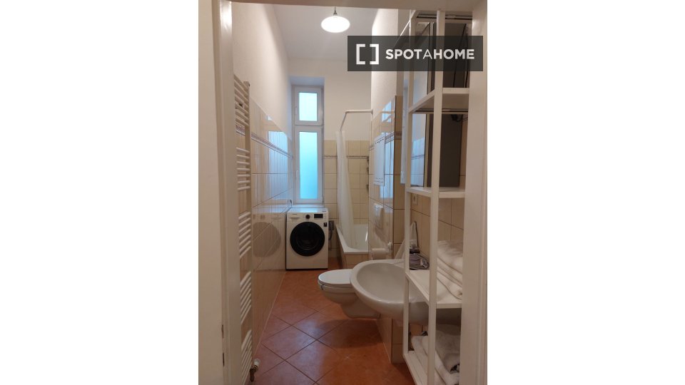 Apartment Berlin, 4 beds, 102m² — photo 2