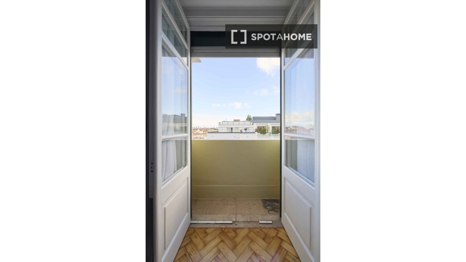 Double room Lisbon, 7 beds — photo 24