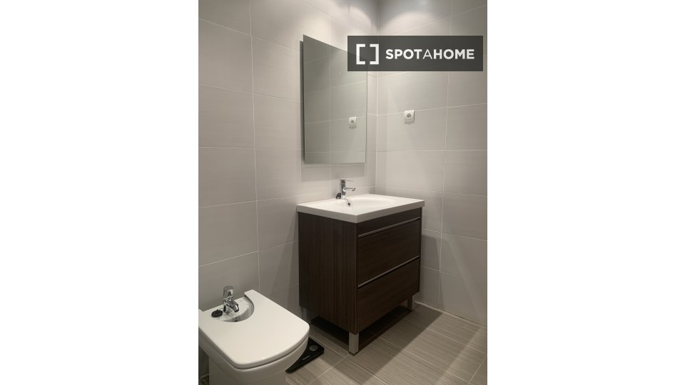 Double room Barcelona, 1 bed, 65m² — photo 10