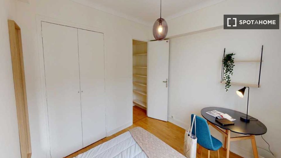 Double room Paris, 4 beds, 90m² — photo 17