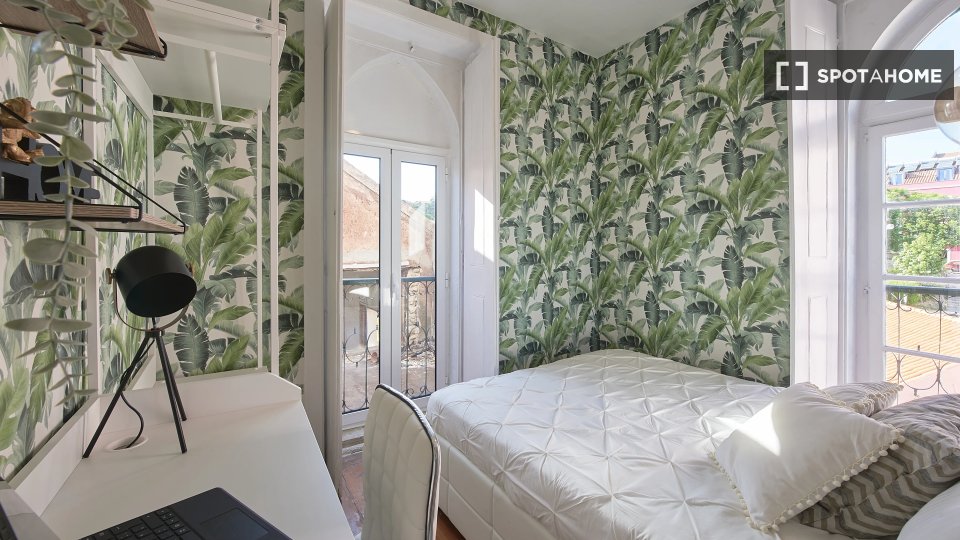 Double room Lisbon, 13 beds — photo 1