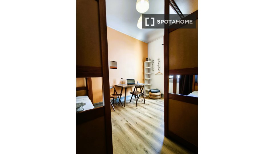 Double room Lisbon, 11 beds, 200m² — photo 42