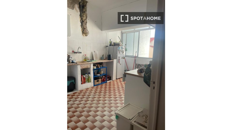 Double room Lisbon, 2 beds, 70m² — photo 8