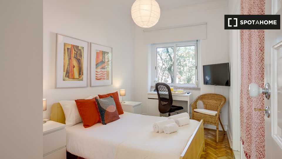 Double room Lisbon, 4 beds — photo 1