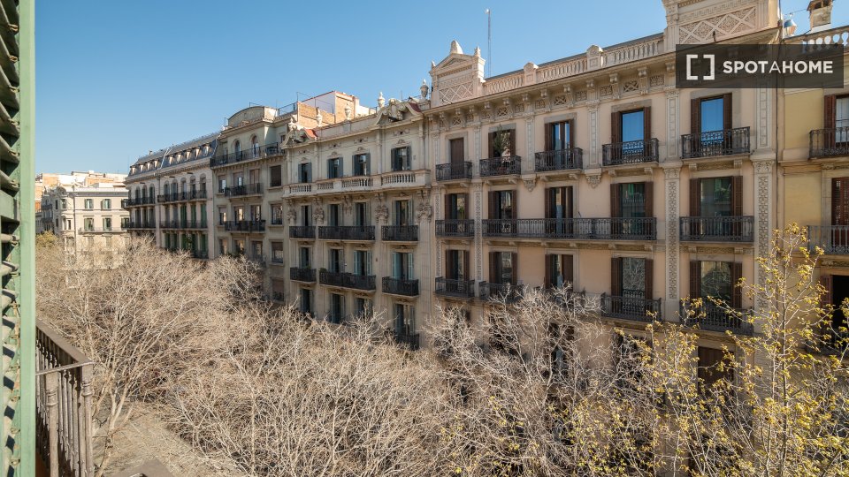 Double room Barcelona, 9 beds, 195m² — photo 1