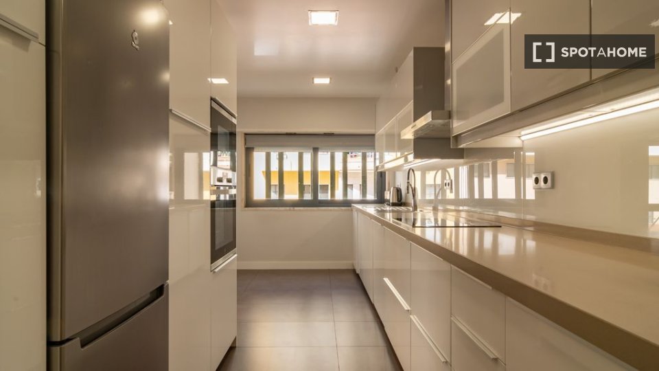 Apartment Lisbon, 3 beds — photo 8