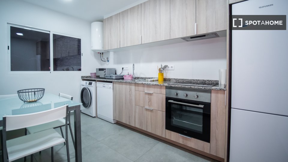 Apartment Valencia, 3 beds, 70m² — photo 3