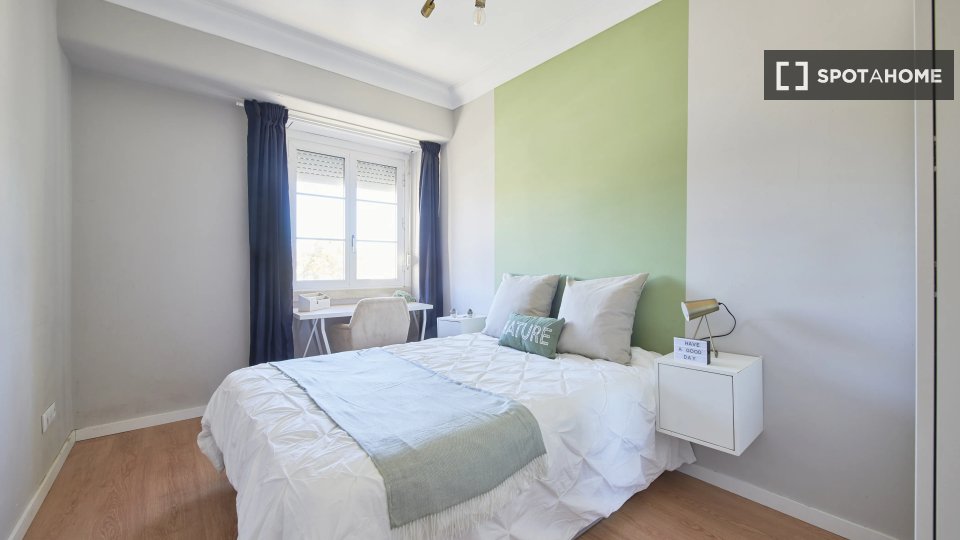 Double room Lisbon, 6 beds — photo 10