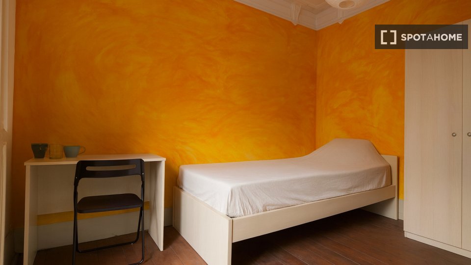 Double room Lisbon, 7 beds — photo 47