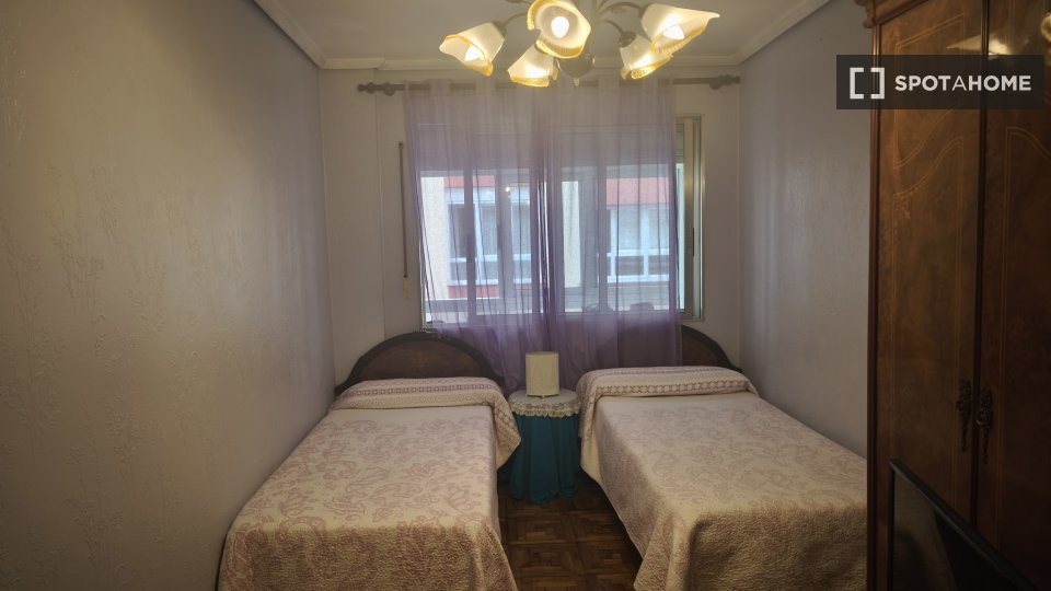 Double room Santander, 2 beds — photo 3