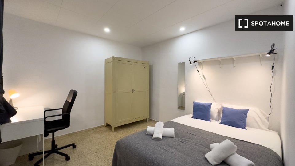 Double room Barcelona, 7 beds, 136m² — photo 18