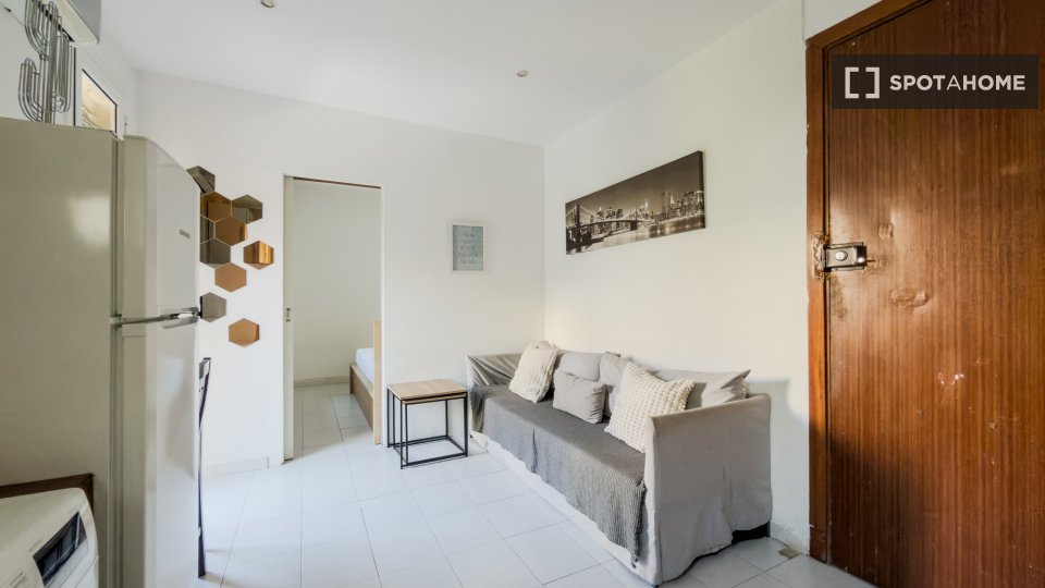 Apartment Barcelona, 2 beds, 55m² — photo 1