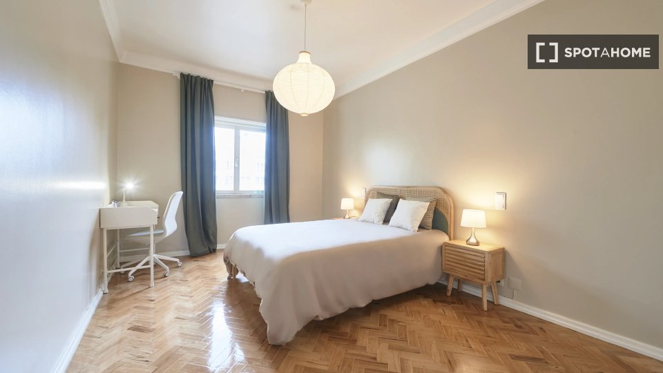 Double room Lisbon, 9 beds — photo 10
