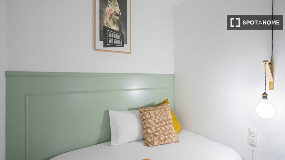 Double room Madrid, 67 beds — photo 78