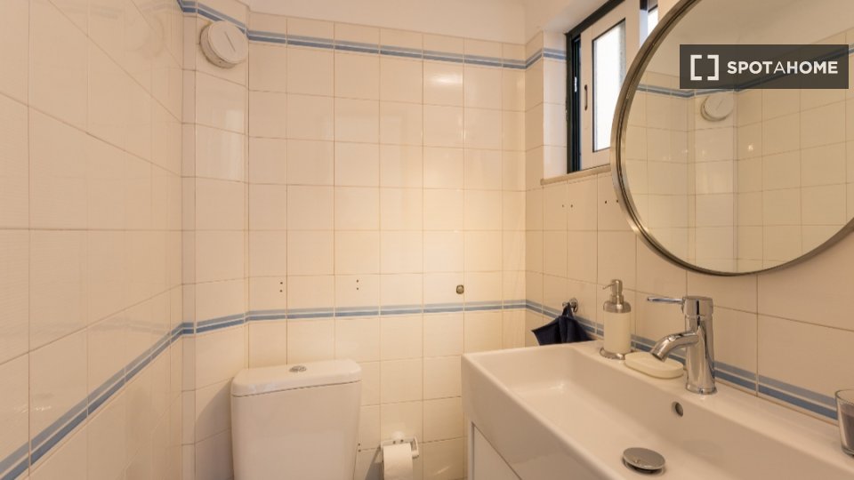 Apartment Lisbon, 3 beds — photo 15