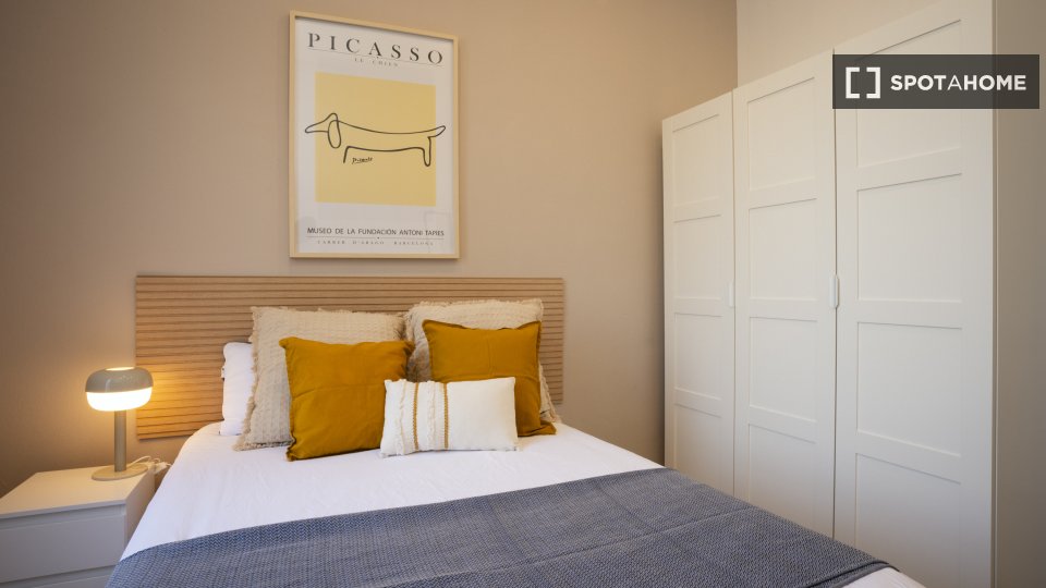 Double room Barcelona, 10 beds, 210m² — photo 19
