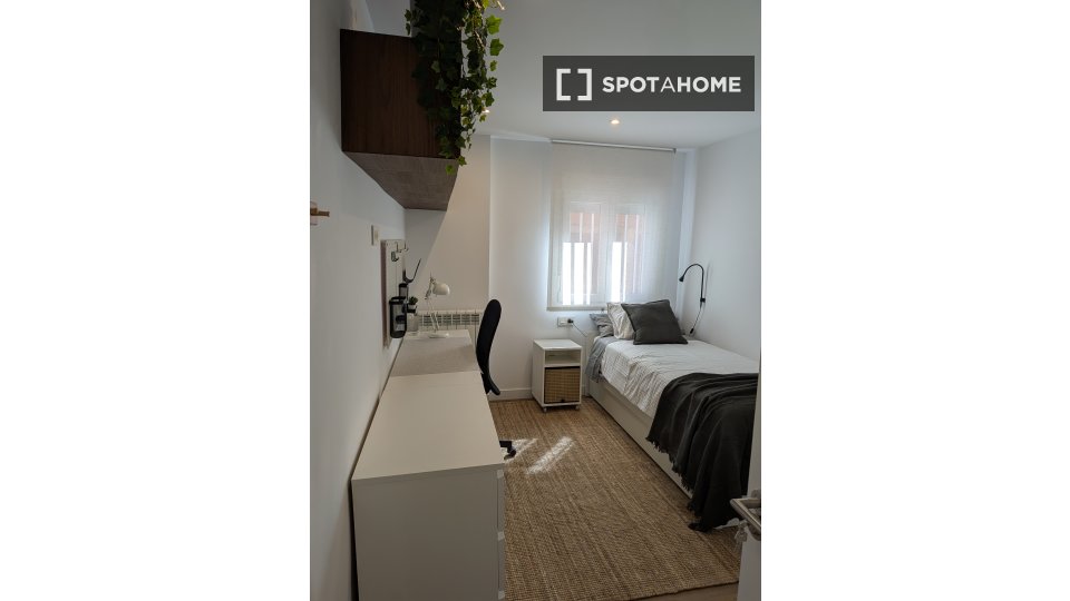 Double room Madrid, 5 beds — photo 15