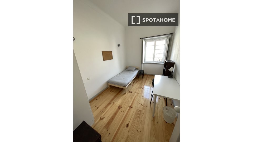 Double room Coimbra, 4 beds, 90m² — photo 5