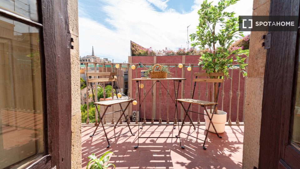 Double room Barcelona, 17 beds, 400m² — photo 13