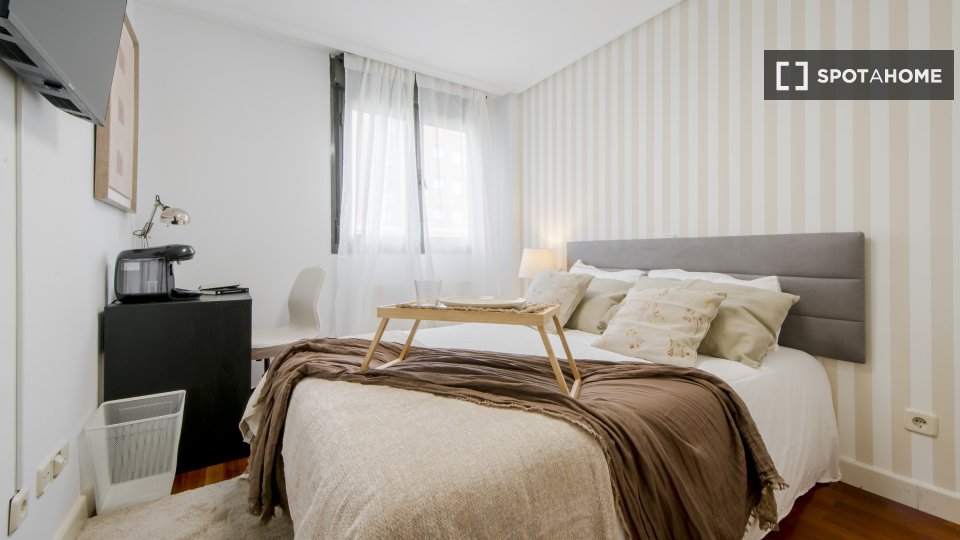 Double room Madrid, 8 beds — photo 16