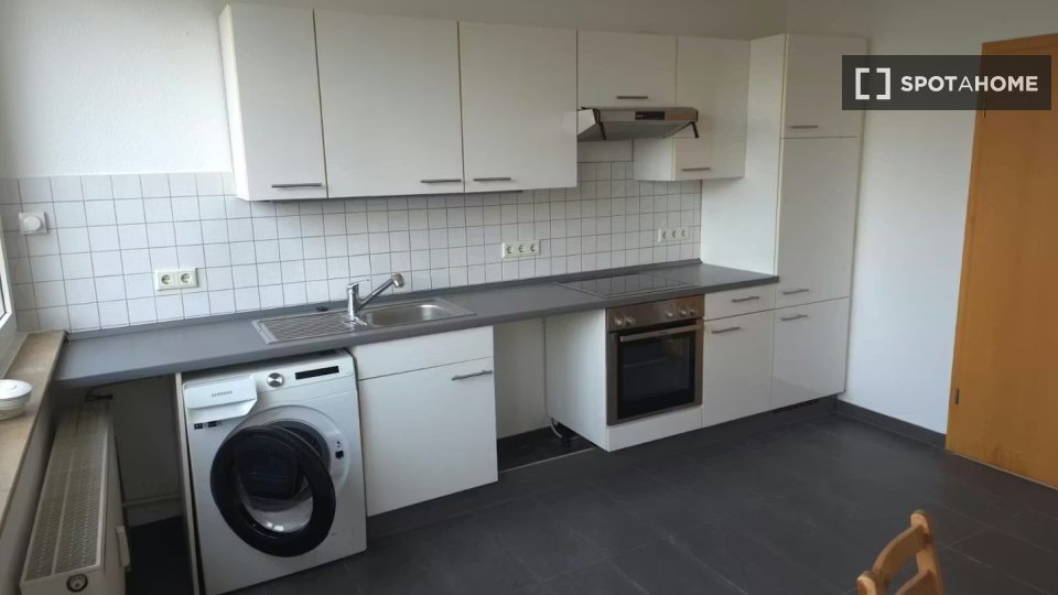 Double room Dusseldorf, 3 beds, 80m² — photo 11