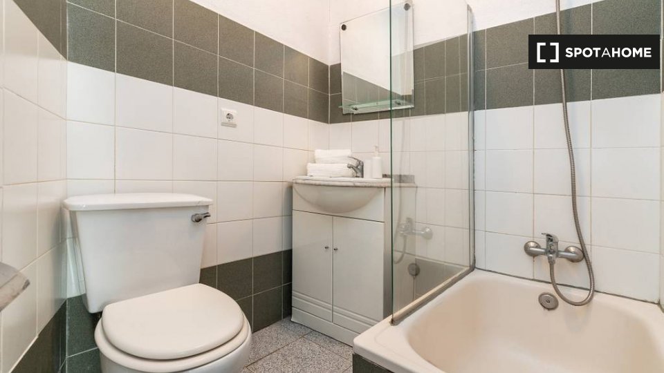Apartment Lisbon, 2 beds — photo 12