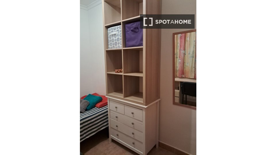 Double room Madrid, 4 beds, 140m² — photo 3