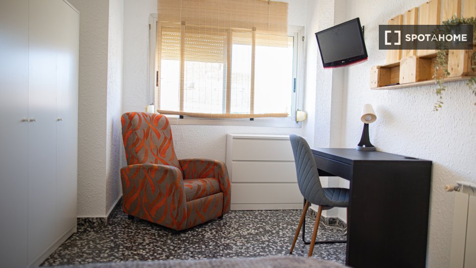 Double room Valencia, 4 beds, 140m² — photo 12