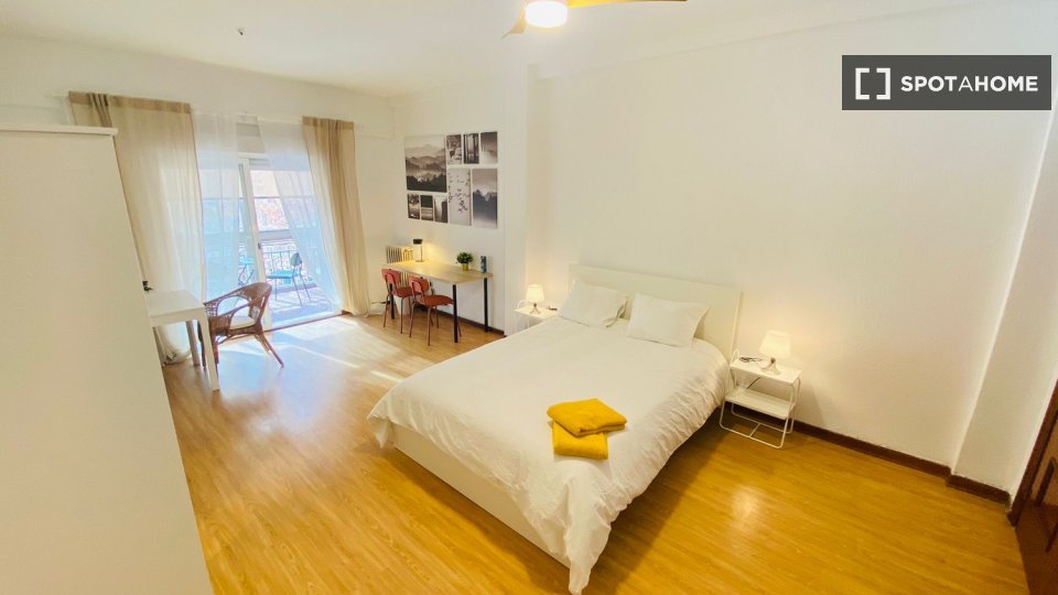 Double room Madrid, 6 beds — photo 17