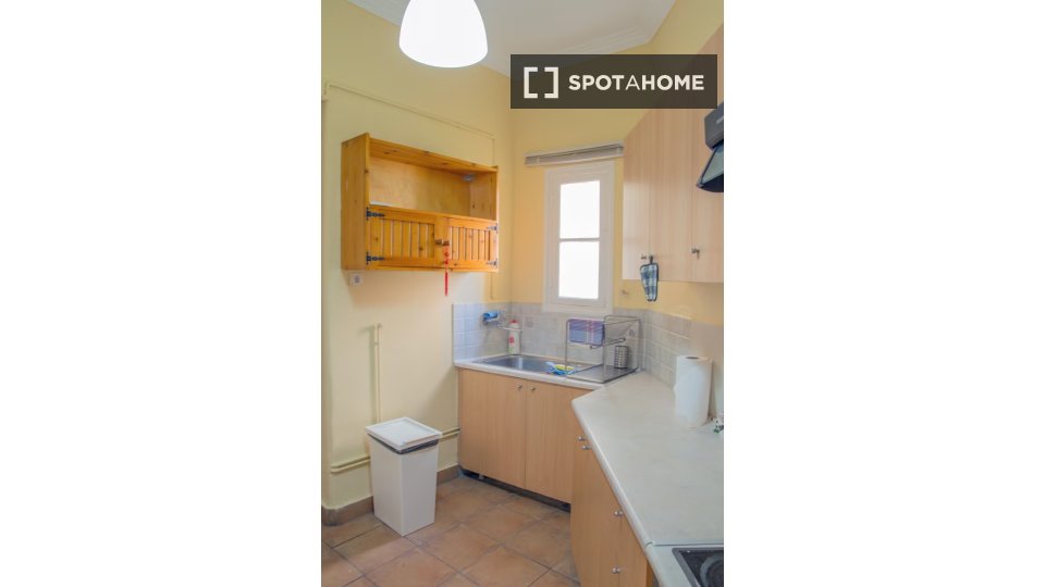 Double room Athens, 4 beds — photo 15
