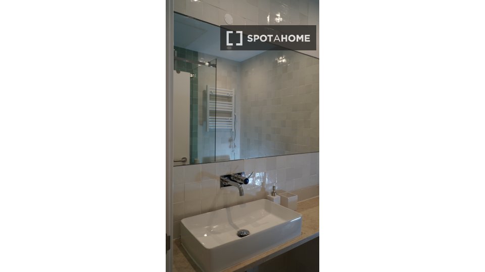 Apartment Lisbon, 3 beds, 135m² — photo 2