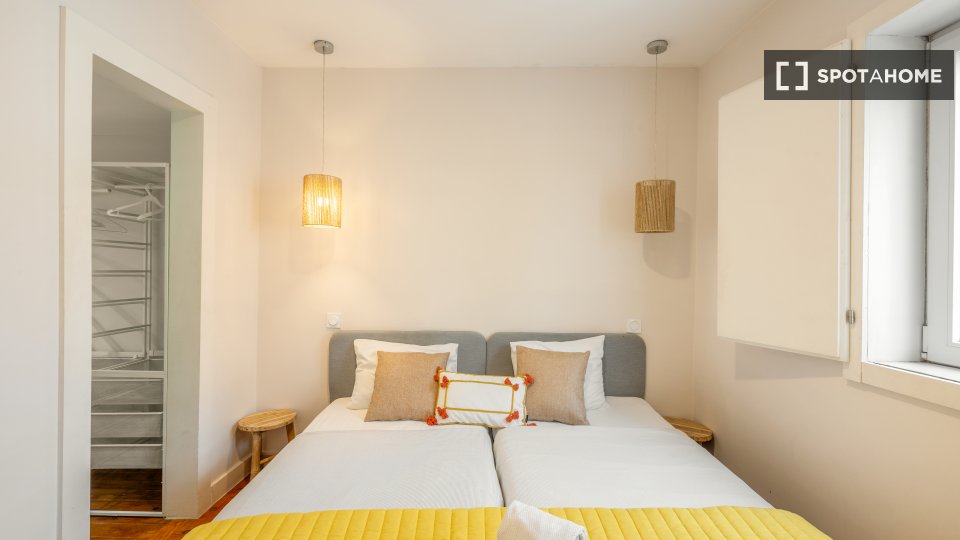 Apartment Lisbon, 2 beds — photo 37