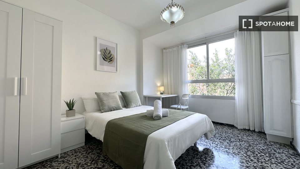 Double room Valencia, 5 beds — photo 11