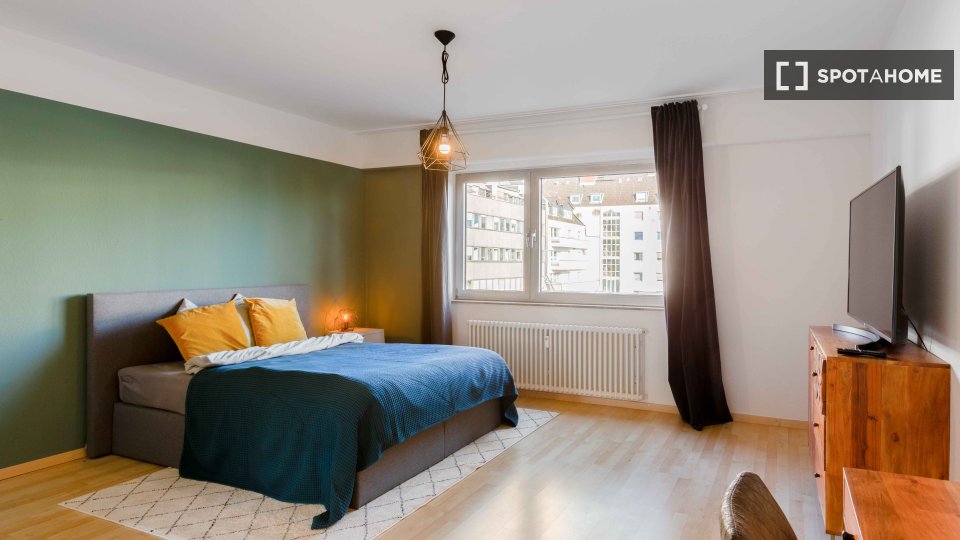 Double room Cologne, 5 beds, 151m² — photo 14