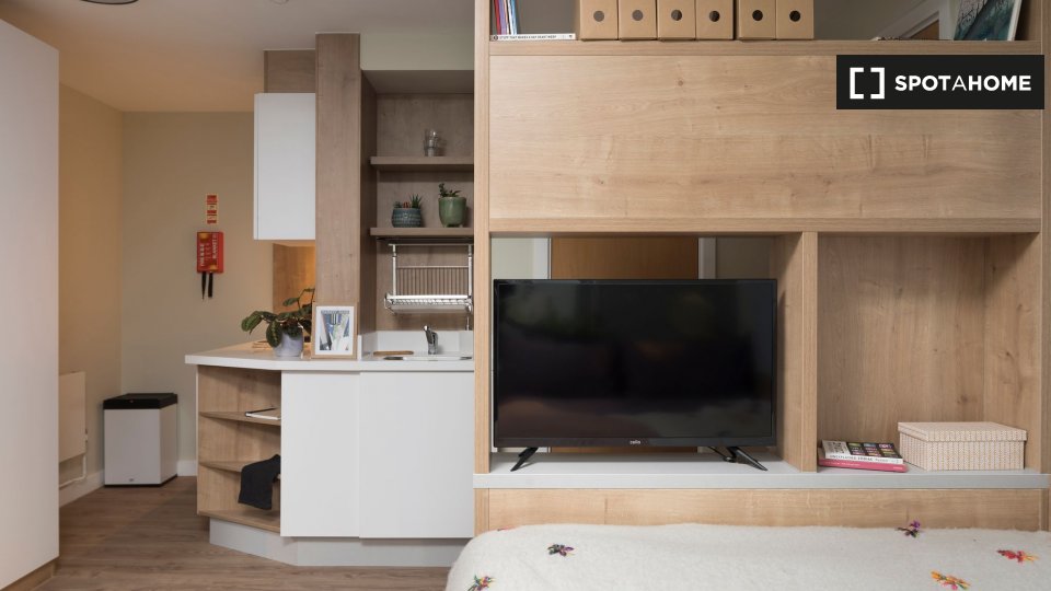 Apartment mono London — photo 1