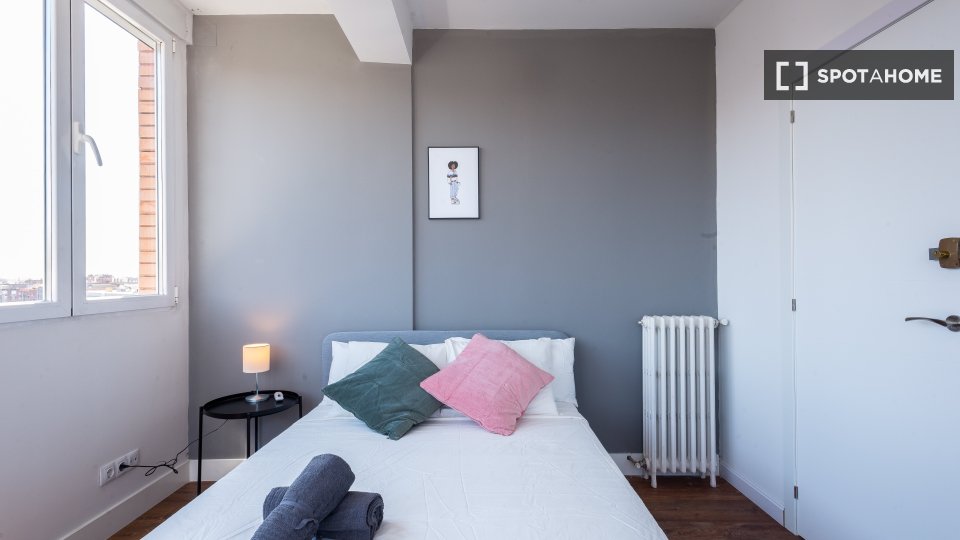 Double room Madrid, 5 beds, 98m² — photo 11