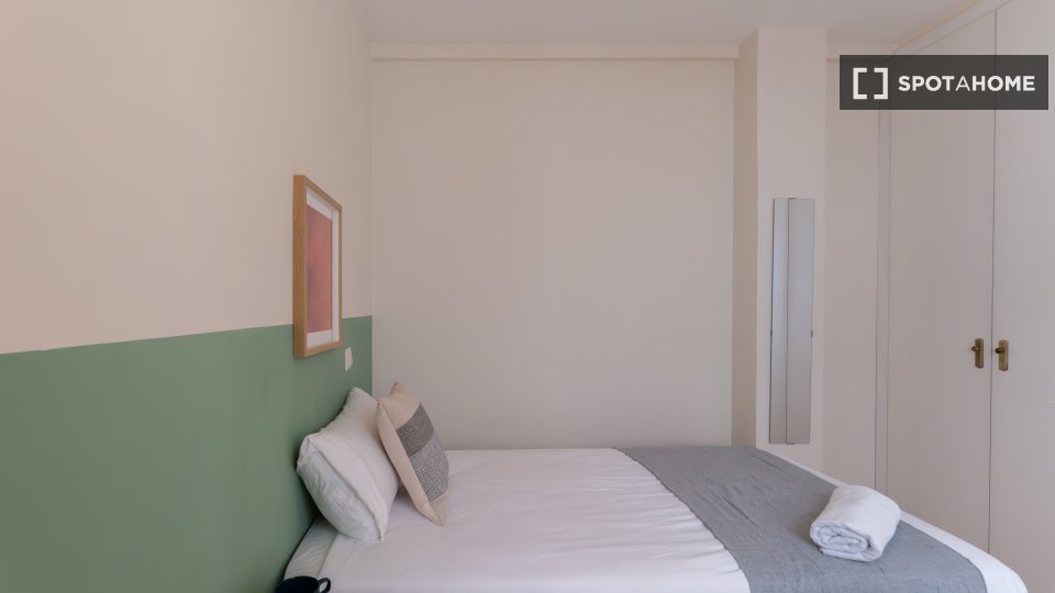 Double room Madrid, 6 beds — photo 8