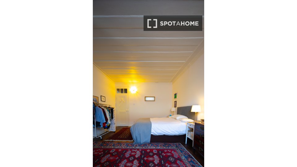 Apartment Lisbon, 2 beds, 110m² — photo 11