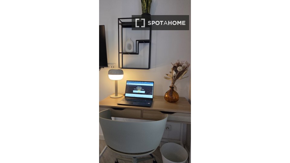 Double room Barcelona, 6 beds, 180m² — photo 7