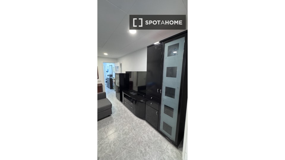 Double room Barcelona, 4 beds, 102m² — photo 6