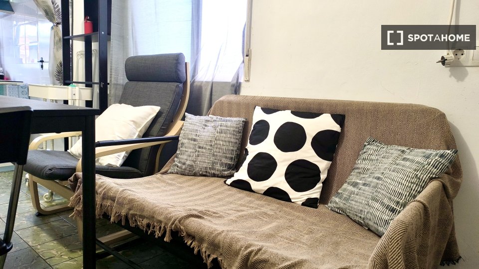 Double room Madrid, 3 beds, 70m² — photo 22