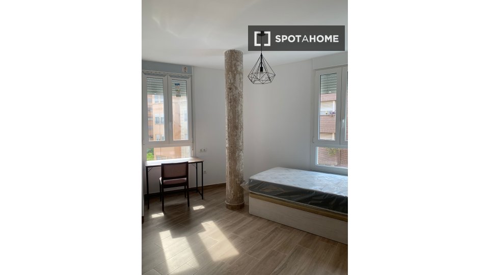 Appartamento con 4 camere da letto in affitto a La Petxina, Valencia - in Valencia