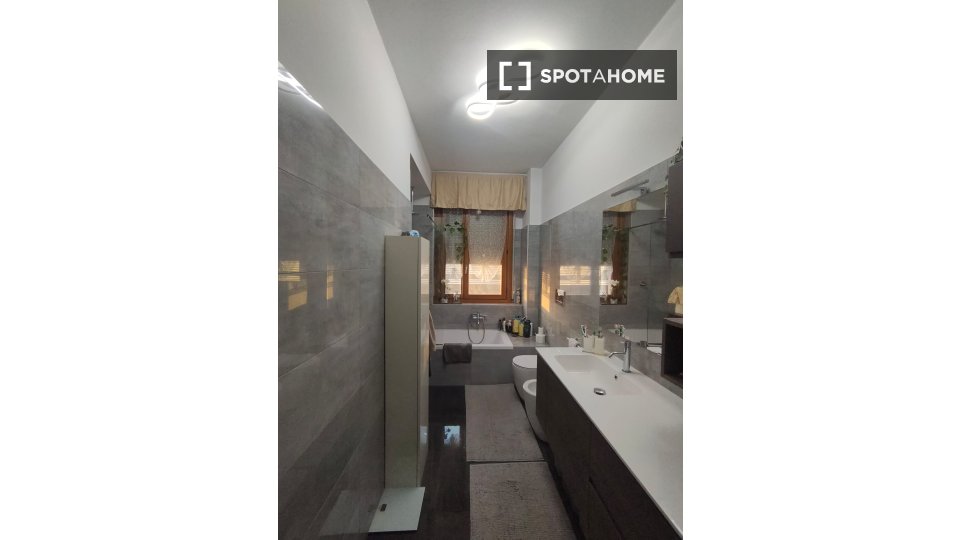 Double room Milan, 2 beds — photo 2