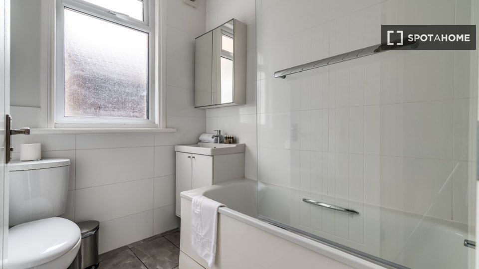 Apartment London, 2 beds — photo 10