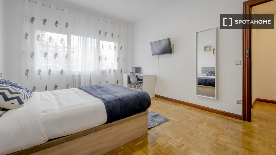 Double room Madrid, 8 beds, 240m² — photo 26